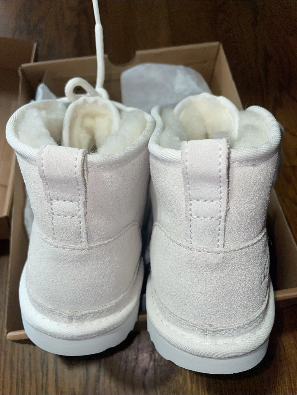 UGG Neumel Chukka boot NIB